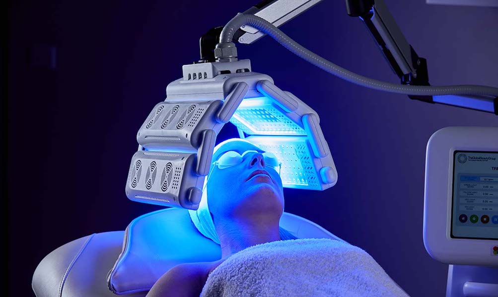 Phương pháp trị liệu bằng ánh sáng xanh giúp làm đẹp da, điều trị các bệnh da liễu